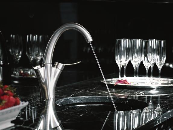 The Carafe faucet consists of a single-control valve that is uncomplicated and minimalist, and a curved spout with a generous clearance, allowing for easy