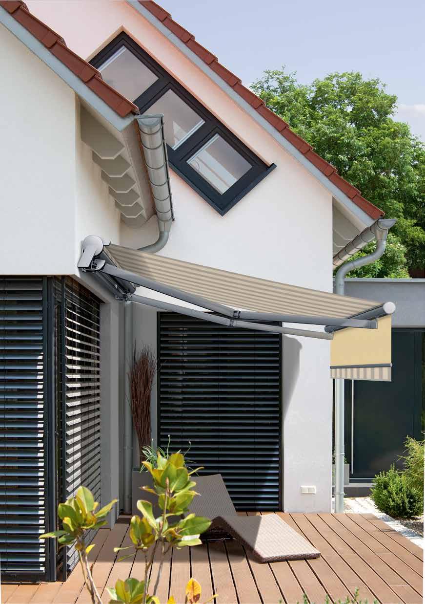 Open articulated arm awning G60 With its delicate components, the open G60 articulated arm awning now provides shade for even larger areas.