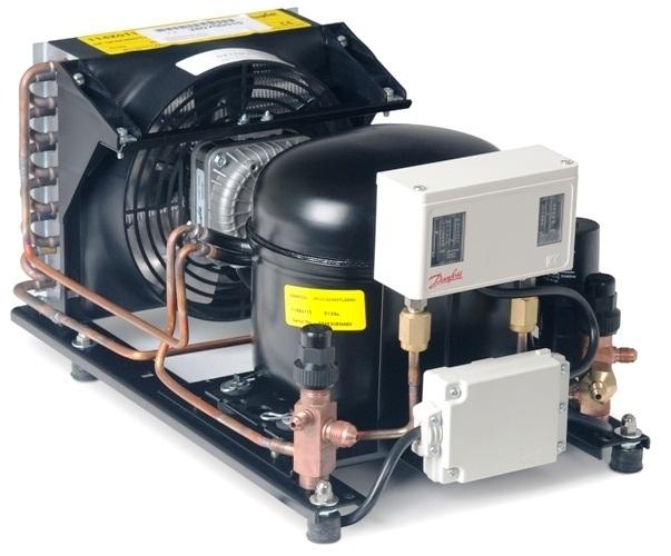 Compressor kit with accumulator, 230V/50Hz CO3207-1B 1 The compressor is designed for small refrigeration systems and consists of the following components: Compressor Condenser Pressure switch KP17WB
