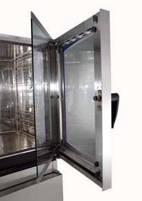 The fresh air from outside goes through the fan, through the heating elements where it is pre-heated and finally reaches the food The pulse ventilation function is suitable for