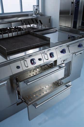 30 900XP & 700XP Full control at your fingertips Full cooking power on the Ref-freezer