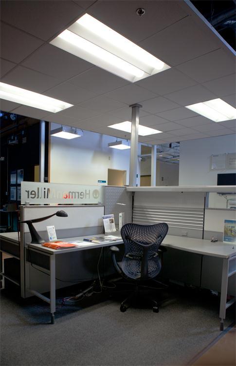 MULTI-LEVEL LIGHTING CONTROLS Each luminaire must meet every step of the multi-level control requirement.