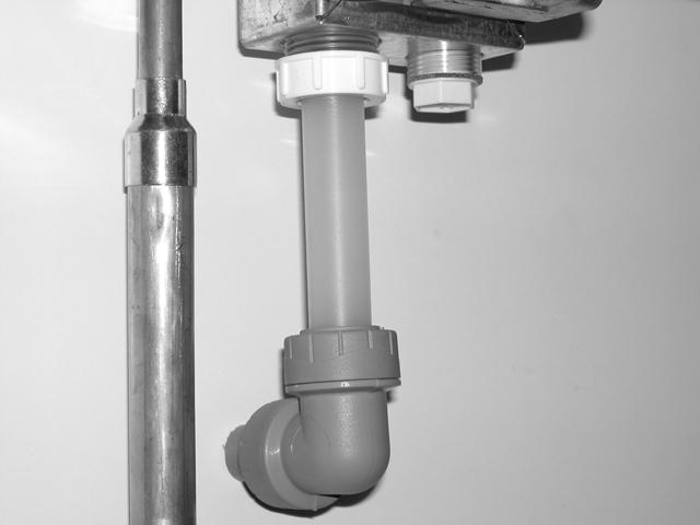 Heat from a blowlamp could damage the case seals. 55 30 Case Seals Fig. 16 Flow 22 mm Return 22 mm 58 35 Front View Wall Mounting Bracket 30 4.6 Connect the Condensate System 1.