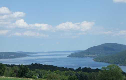 BEAUTIFUL KEUKA LAKE Why is Keuka Lake special? AA rated water Pristine, untouched landscape Rural resort tourism Why should we preserve those qualities?