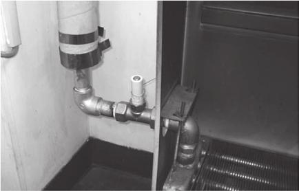 Thermostatic type, such as bellows type or wax type, is used.