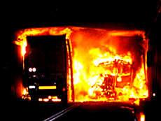 Fires in tunnel Car fire > 4 to 8 MW Van fire > 15 MW HGV fire > 30 MW Big