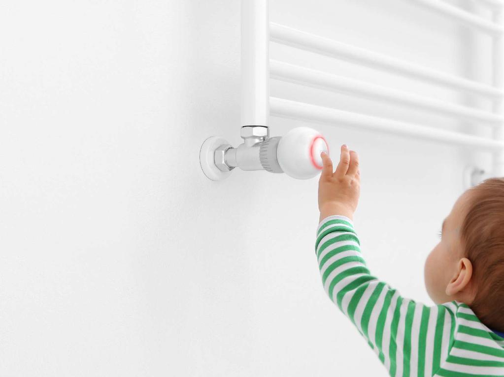 CHILD SECURITY LOCK If the thermostatic head is located in the children s bedroom or where a child can see it, you can secure it against changing the