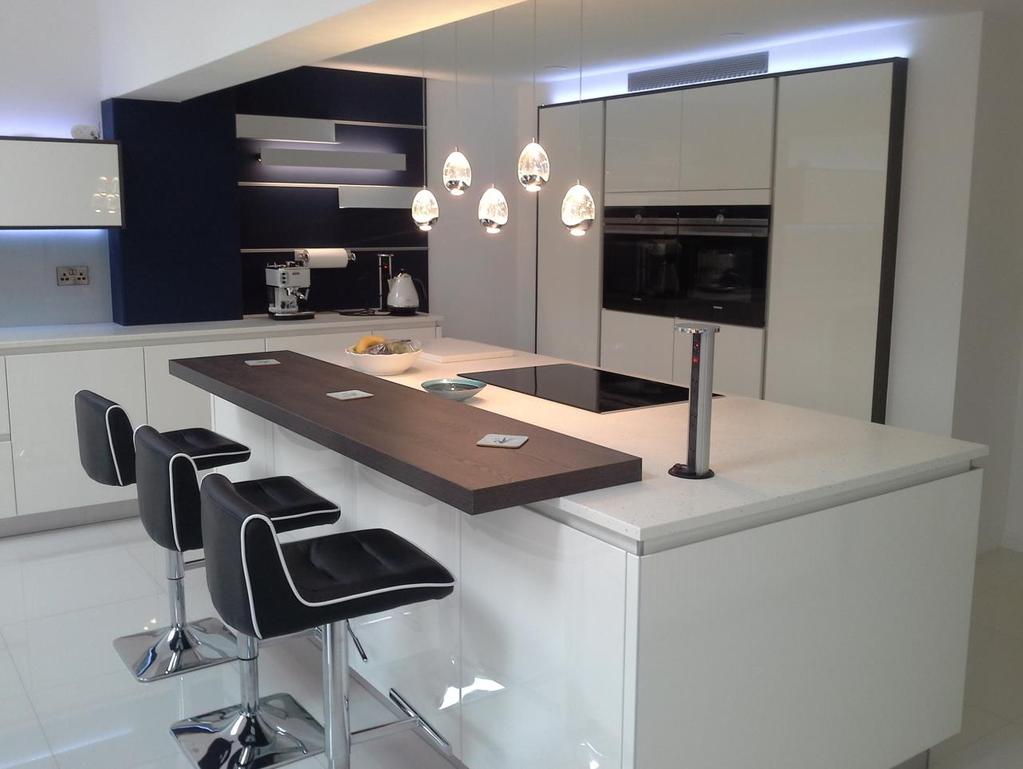 Pronorm Y Line in White Gloss & Indigo Blue Binley, Coventry To create a contemporary space where all the family could socialise in the evening, with key areas for food preparation, eating and
