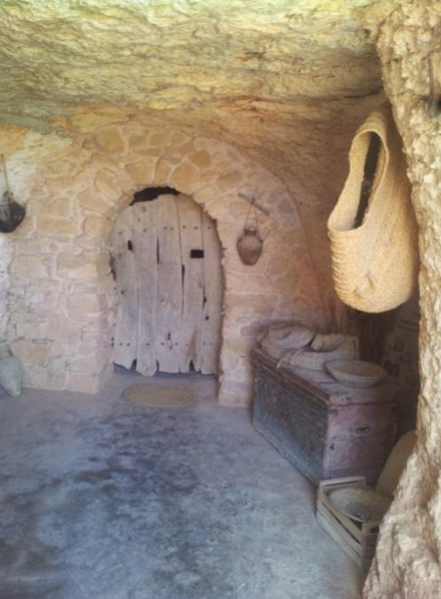 Figure 8.34: The entrance in Omar Belhaj house in Gharyan.