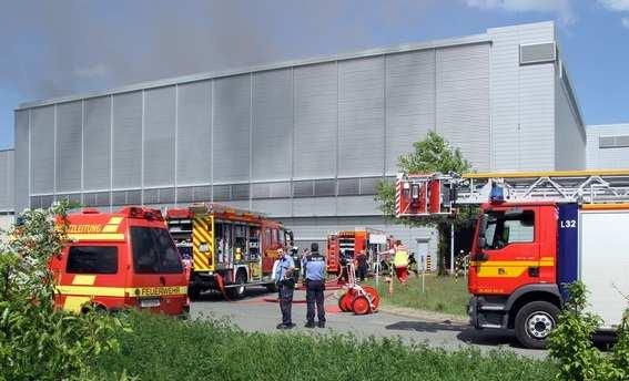 fire - Fire control was difficult due to spillage of solvent throughout the printing machine - The fire was extinguished after 2 hours by 116 firemen and 25 fire fighting vehicles, utilizing 7000 l