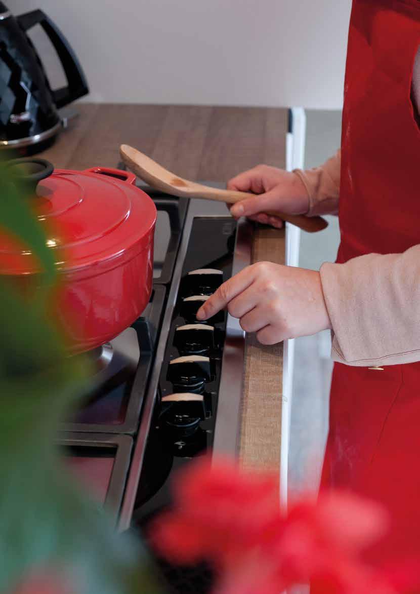 Hobs Everyone has their preference and we offer everything from bridging induction hobs to professional style gas hobs in sizes from domino to extra wide.