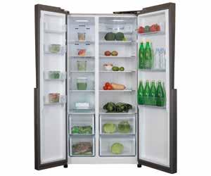 Joining strip The FF880 is provided with a joining strip to combine the FF880 freezer and FF820 fridge, creating a spacious and functional food storage solution.