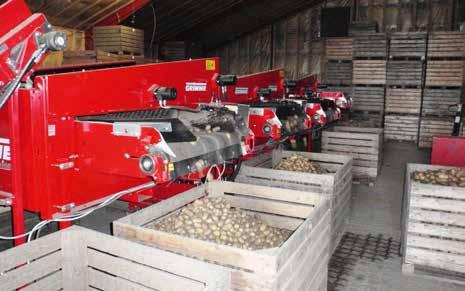 The graded crop is transferred to the crop cross conveyor with a minimal drop step.