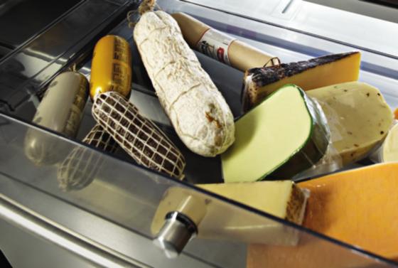 The drawer has over 90% extension for full visibility of, and easy access to, the ingredients inside.