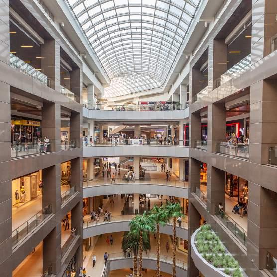 COSTANERA CENTER HAS BECOME Latin America s most relevant Shopping Center Key destination for Shopping tourism in Chile: Cataloged as Latin America s Miami by