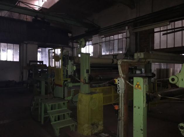 3.3 CONTINUOUS MACHINE (PM) The continuous Foudrinier PM is of a single layer type with one wire. Open Head Box type Voith with a Slice width of 1900 mm equipped with a breast roll type Voith N.