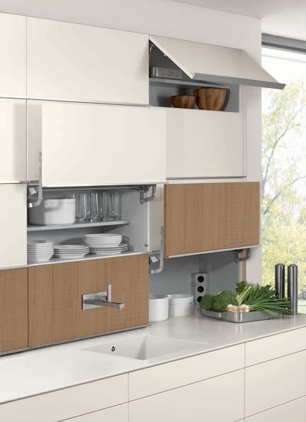 The 40 cm high cupboard elements have lift-up doors or flaps which can swing up