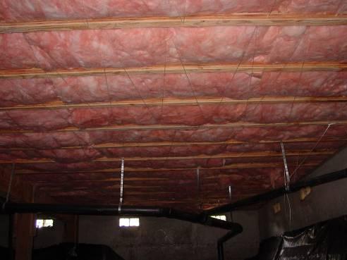 Unfaced batt insulation is not allowed. Batt insulation must be securely fastened to framing with insulation hangers or other supporting material.