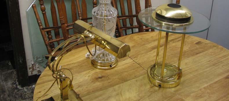 Table (no shade) small Lamp Desk metal, gold base with