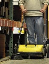 You can expect years of service from the SWM 31/9 Manual Sweeper thanks to its tough polyethylene hopper and base, which are made to resist dents and cracks.