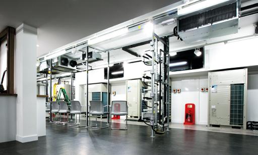 Working With Daikin Training Centres Around the UK Daikin continually invests in all our regional training centres to ensure that they are equipped with the very latest training rigs, using R410A and
