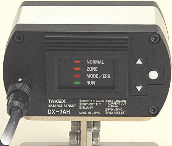 DX-7 Indicators and Set Buttons (Sensor Rear Panel) ZONE output operation indicator (orange) NOR output operation indicator (orange) Set button 2 RUN indicator (green) MODE/ERR.