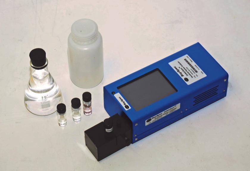 Xantus TM -0 Raman Analyzer Bring Instrumentation to the Sample The Xantus TM -0 can perform measurements either via direct focusing or through a vial holder.