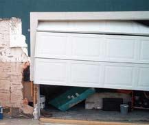 SMART VENT Overhead Door - Model: 1540-514 Insulated Flood Vent - Model: 1540-524, 1540-574 1540-514 Dual Function SMART VENT Installation Type: Style: Overhead Garage Doors Louvered or Insulated 2