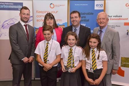 KS2 National Winner Year 6 Class, Borras Park Primary School, Wrexham Winners 5 KS2 National Winner representatives, (front, left to right) Noah Brown, Lucy Still, Erin Small