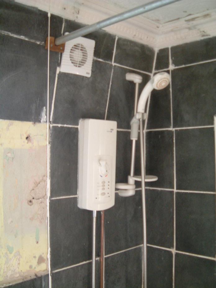 Number of rooms with bath and/or shower includes rooms with only an electric shower. If two showers found in a room, count as one.