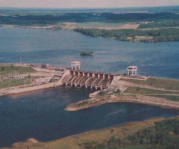 In terms of capacity this is the largest hydropower plant in Latvia and is considered to be the third level of the Daugavas hydroelectric cascade.