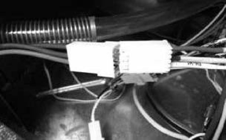 11. Mate J19 plug originating from the electric heat control box