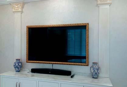 on, the TV is visible ONYX BLACK Rich Black Glass without reflective