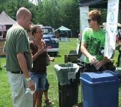 Who s Doing It? Pleasantville Music Festival Pleasantville, New York Zero waste event Volunteers staff zero waste stations In 2012, waste reduced from 5.5 tons to 1.
