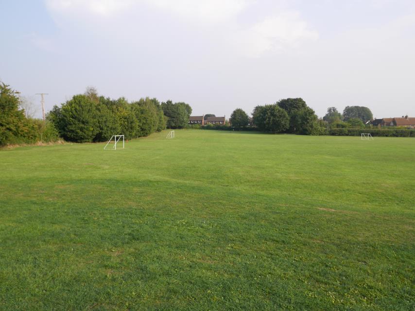 Site 4: School Playing Fields Site 4 Long Crendon school playing fields are a great amenity for the village. The Bucks County Council owned play fields measure 1.