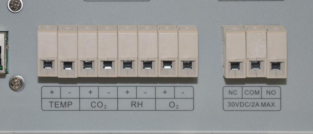 10 CelSafe ANALOG OUTPUT Stand-by 0-5 VDC 4-0 ma analog output which allows the chamber to be connected to an in-house data acquisition or alarm system.