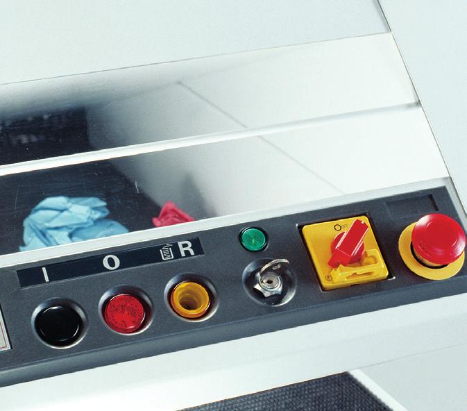SIMPLIFIED CONTROLS (4107) Operation is controlled by an ergonomic control panel.