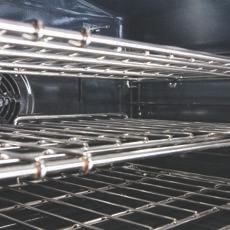 7 cubic feet of cooking space, the 30-inch Thermador Professional and Masterpiece Series Ovens are the largest on the market*, capable of handling even the largest dinner parties.