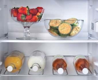 Transparent glass shelves and crisper. Accessories included: 4 freezer drawers. 1 ice cube tray. 1 ice scraper. Accessories included: 3 tempered glass shelves + 1 on top of the crisper.