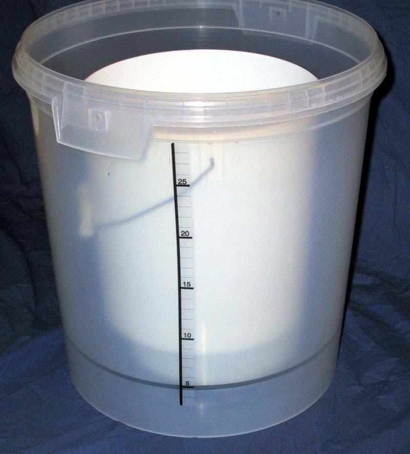 Now is the time to put the 10 litre container in the 25-litre container. The 10-litre container can be obtained anywhere.