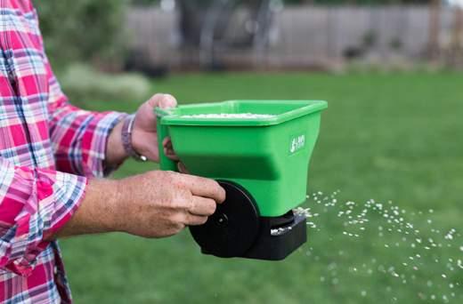 process Quick tips Watering Mowing Fertilising Other Fertilising Wait 6 weeks after installation before you start fertilising.