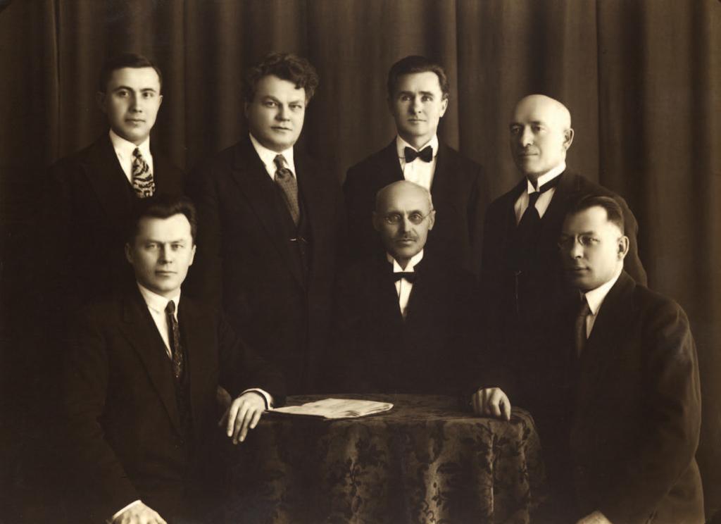 Rūta ŽARSKIENĖ. LMD tautosakos rankraščių ir garso įrašų kolekcijos Lietuvių mokslo draugijos 1930 1934 kadencijos valdyba.