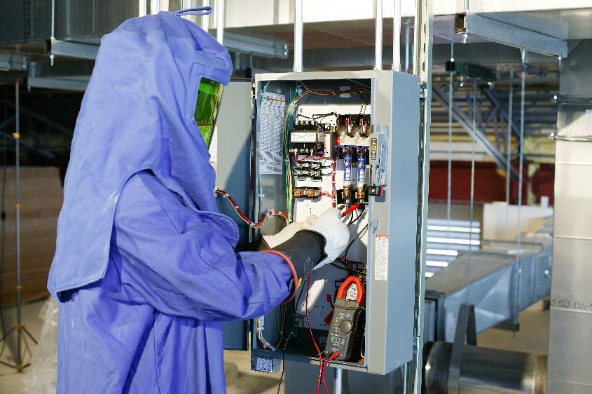 NECA s Systems Approach to NFPA 70E Remove the Hazard LOCKOUT/TAGOUT Justified