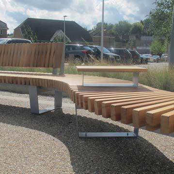 When seating is used with planters though, only the square-ended Edge slats are used so that the timbers of both products align.