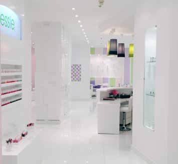 BEAUTY SPA The use of white paint and white marble here gives a