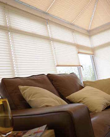 technical information DUETTE FIXE AND PLEATED BLINDS The Duette Fixe and pleated textile blind is the modern way to keep the sun and heat at bay.