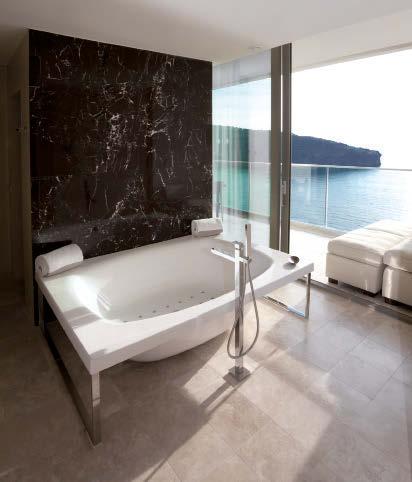 In turn, the walls of the different buildings are decorated with contemporary Balearic works of art: in the rooms with views to the Mediterranean, the motifs