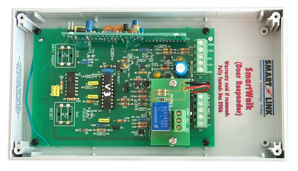 5.5 Powering the Door Responder (12V DC) A SmartWalk Door Responder operates from a 12 Volt DC supply from the Resonator.