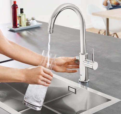 GROHE Blue Home has a simple and intuitive mechanism that lets you carbonise your drinking water