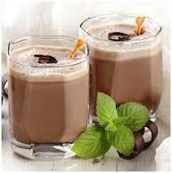 Chocolate almond sip 2 tsp of raw cacao 1 ½ cup of almond milk ¼ cup of goji berries